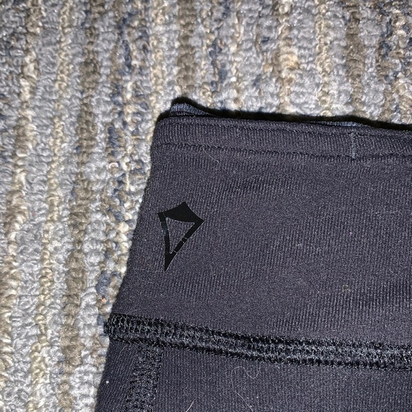 Lululemon Ivivva rhythmic low black tights - Picture 3 of 8